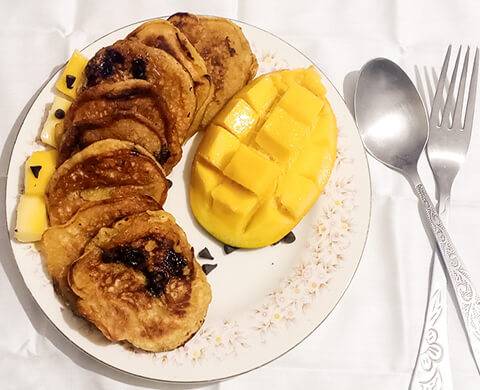 Easy mango pancakes